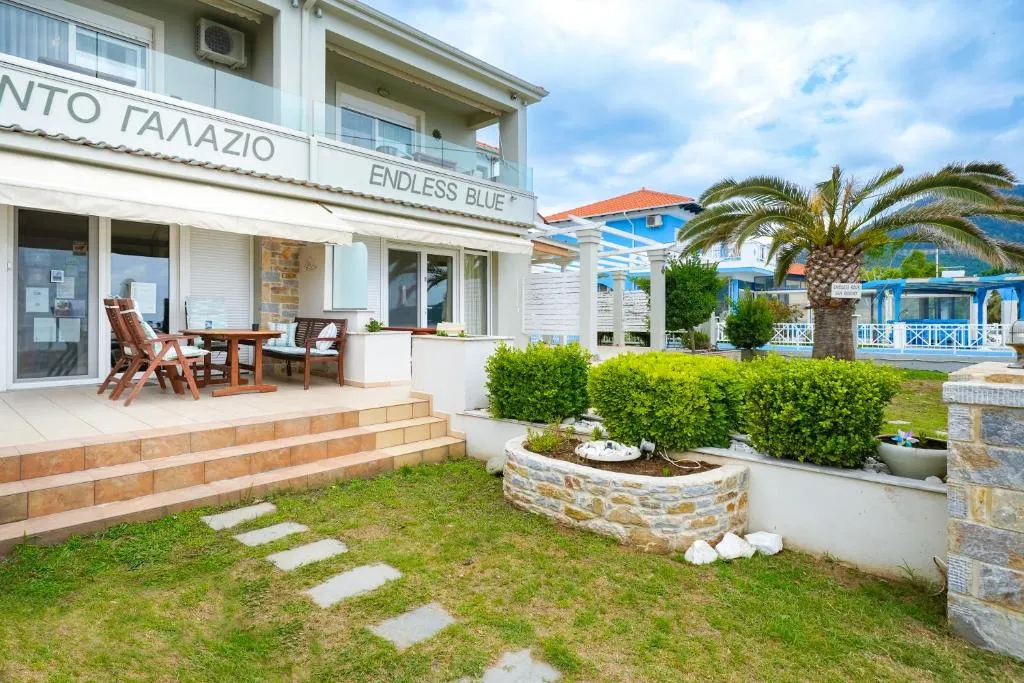 Tiara Holidays - Endless Blue Sea Resort - dvorište